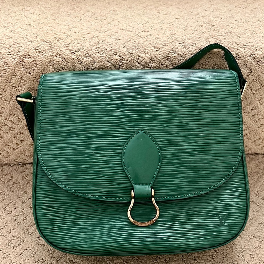 Authentic Louis Vuitton vintage epi St. Cloud gm